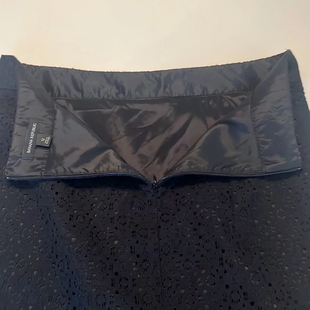 Banana Republic Black Lace Overlay Classic Waist Pencil Skirt Size 12